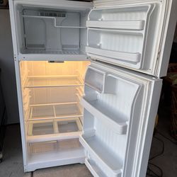 Hotpoint fridge everything works well