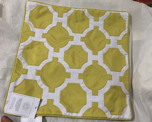 Indoor/Outdoor White/Lime Green Curved Octagon Square Decorative Pillow COVER, Fits 17”x17” Set of 2 covers, * New