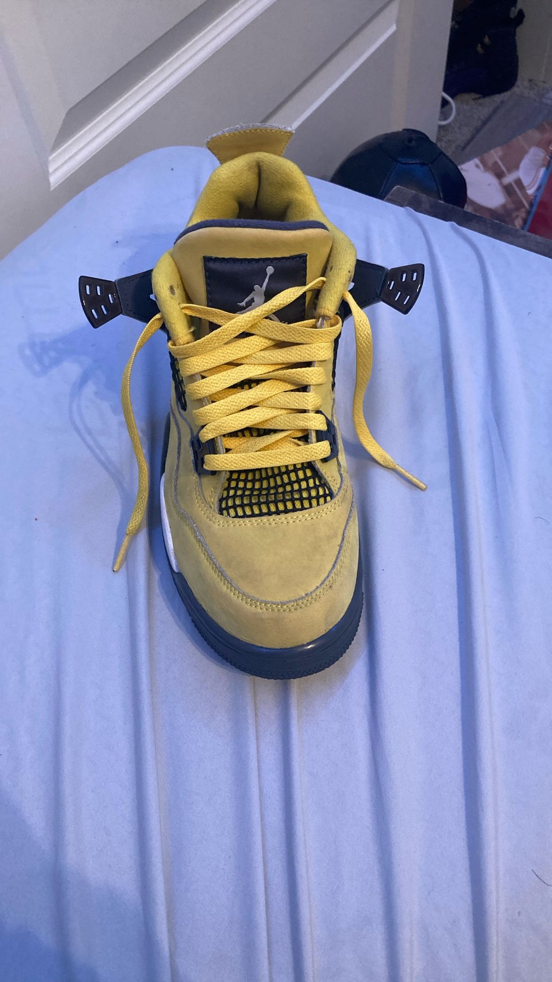 size 7 jordan 4s yellow thunder 