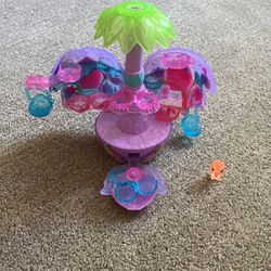 Hatchimals Collectible Crystal Canyon Secret Scene Playset