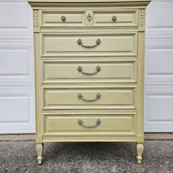 Vintage Dixie Furniture Italian Provincial 5 Drawer Chest Of Drawers / Tall Dresser 