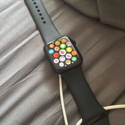 Apple Watch SE (GPS + Cellular) (2nd Generation)