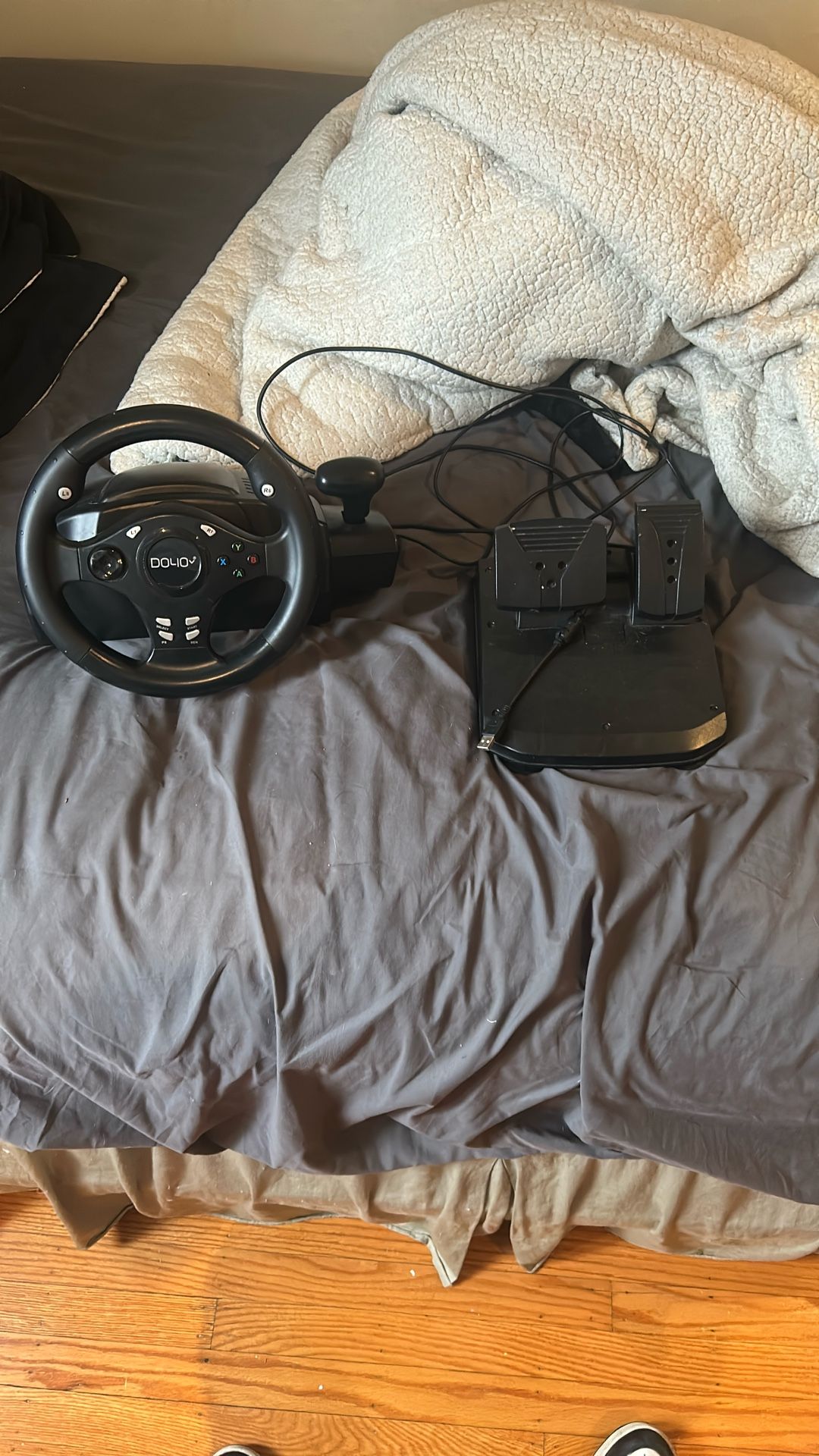 Dolio steering Wheel And Pedals