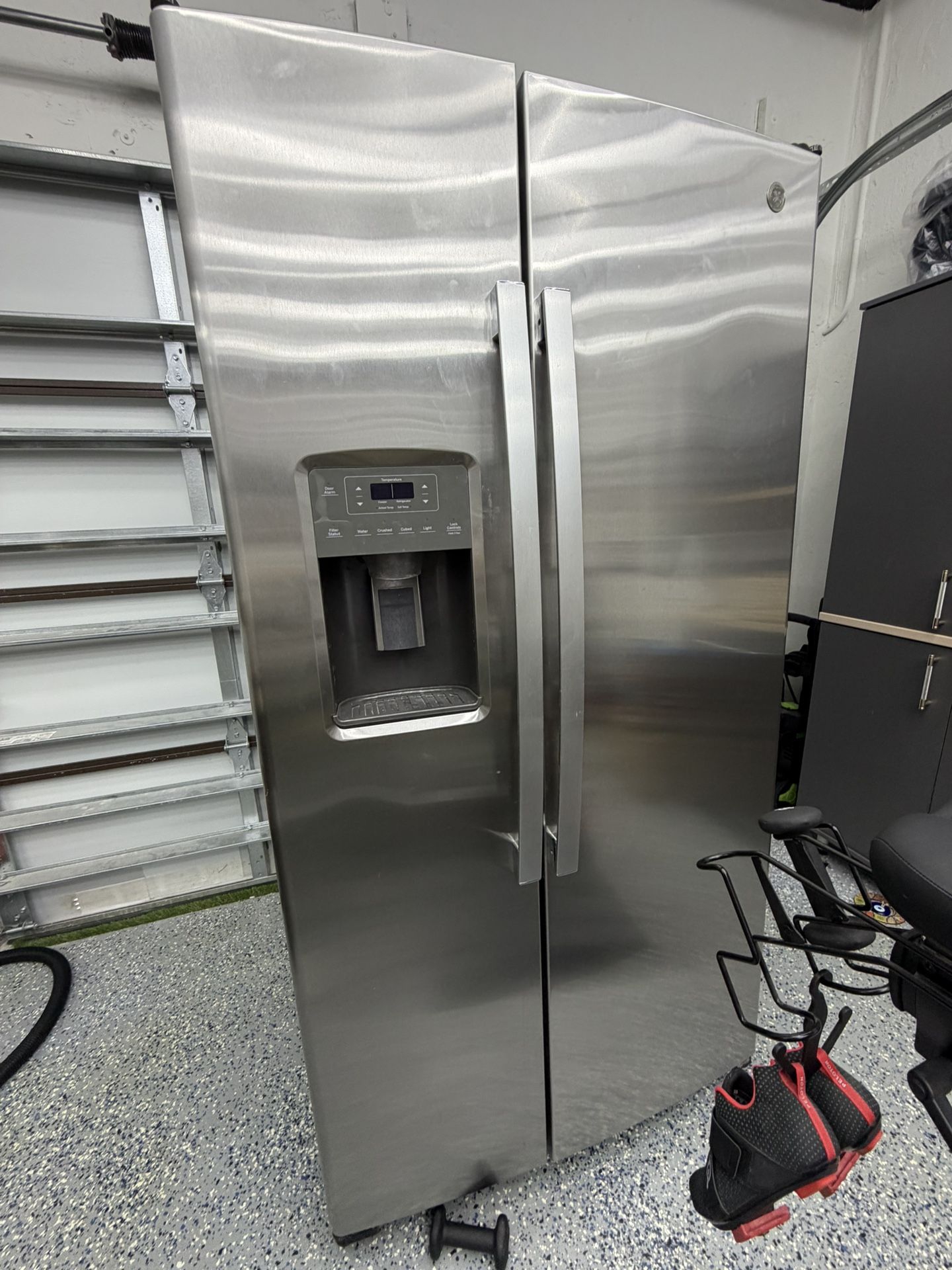 Nevera GE GSS25GYPFS Side-by-Side Stainless Steel