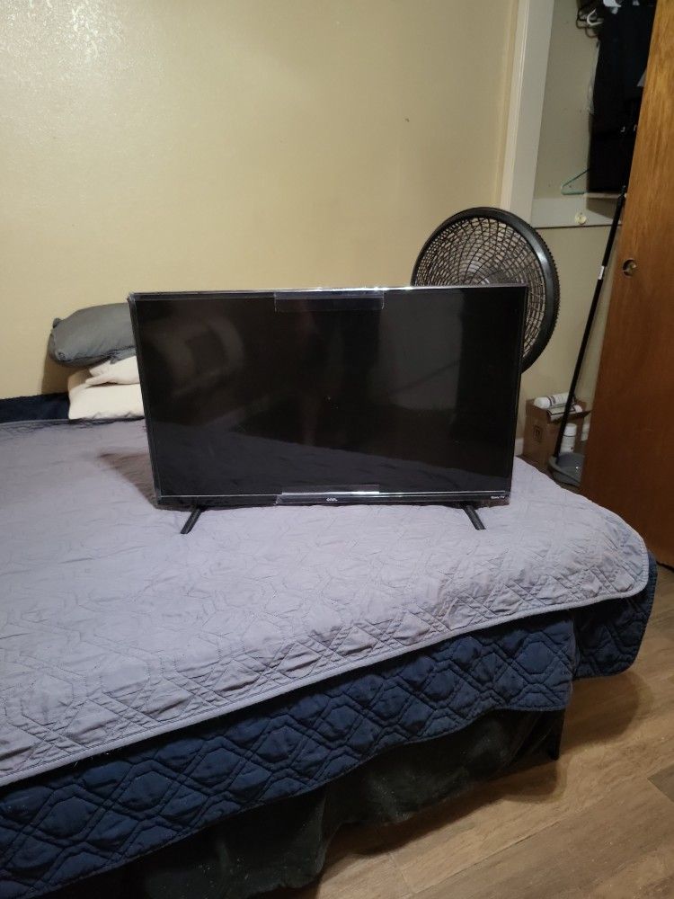 32 Imch Roku Smart TV With Remote