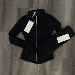 Black w/Gold Zipper Lululemon Define Jacket and Shorts Set (Size 2)