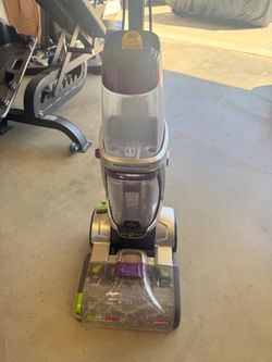Bissell CARPET CLEANER