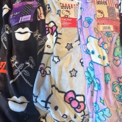 Throw Blankets Hello Kitty & Bratz