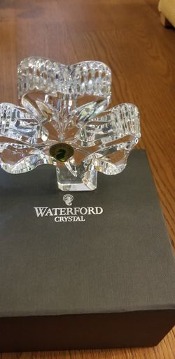 New in box waterford Crystal shamrock clover paperweight
