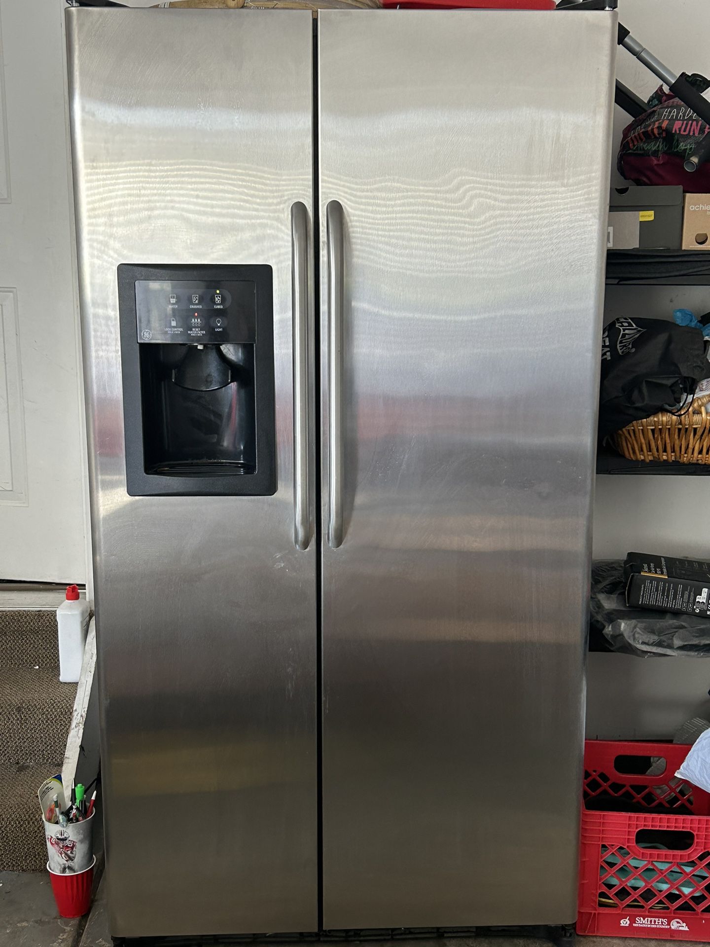 GE SIDE-BY-SIDE REFRIGERATORS With Freezer