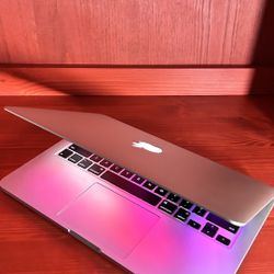 Apple MacBook Pro 13” Retina I5/8GB\256GB SSD $220