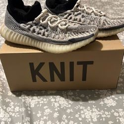Yeezy 350v2 CMPCT