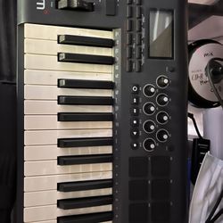 M-Audio Axion