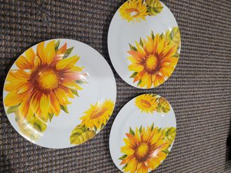 Sunflower dinner plates