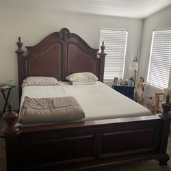 Kind size english style bed frame 