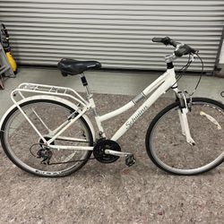 Schwinn Discover Women’s Bike