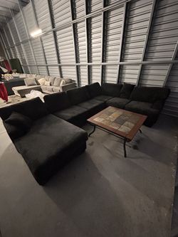 Black Sectional (we Deliver)