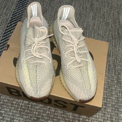 Yeezy Boost 350 V2