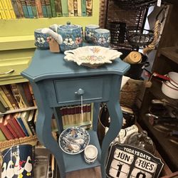 Refinished Vintage Bombay Side Table w/ Storage