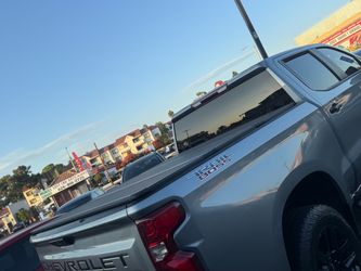 REALTRUCK BAKFLIP MX4” (GEN 3) HARD FOLDING TONNEAU COVER.. BRAND NEW.