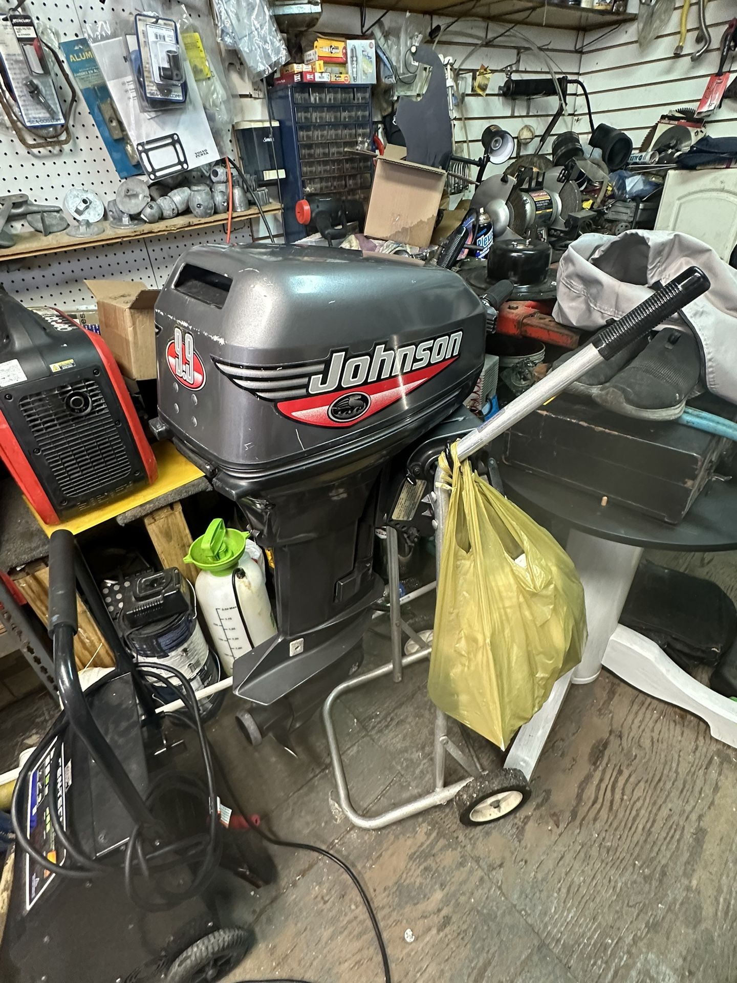 1999 Johnson 9 hp 2 stroke outboard motor