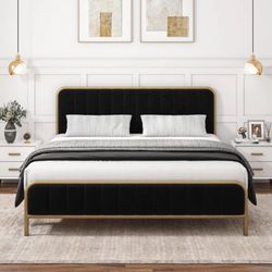 Black and gold queen size bedroom set
