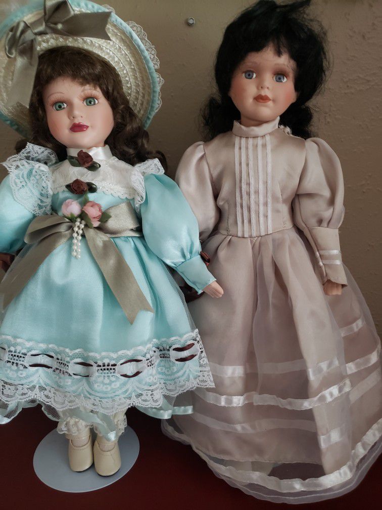 Dolls with display stands