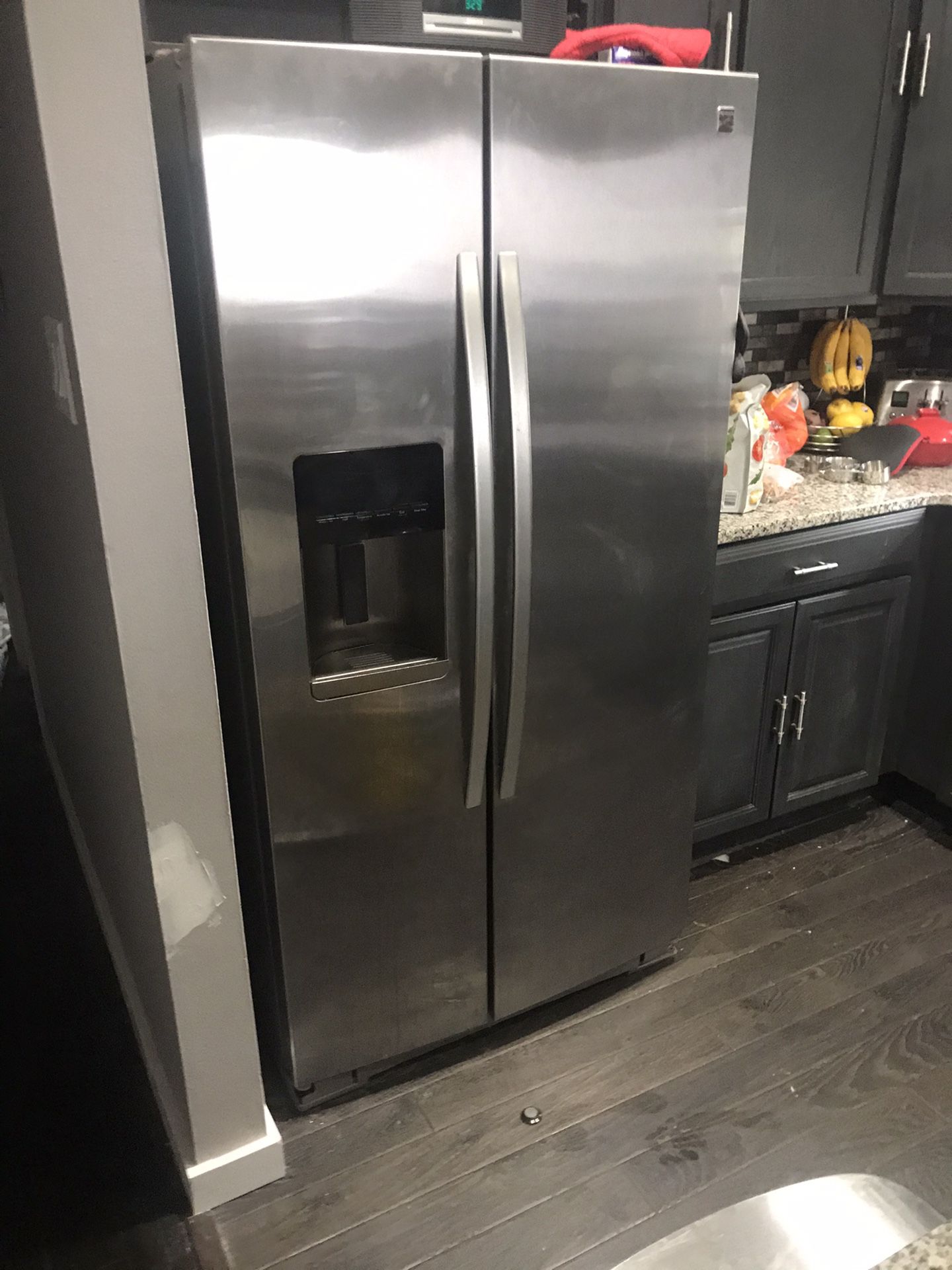 KENMORE 27cu ft fridge/ freezer- water & ice in door