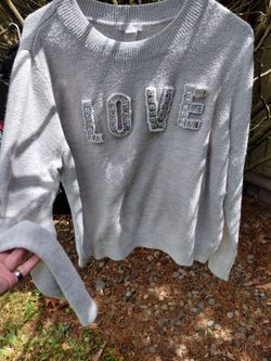 H&M Sequin "LOVE" Sweater size  Med. 🩷