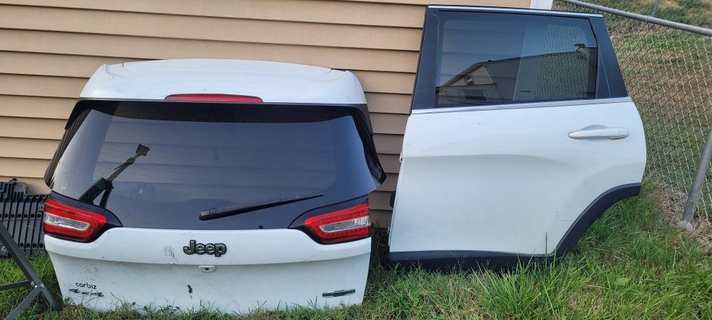 2015 - 2021 Jeep Cherokee Tailgate And Rare Door