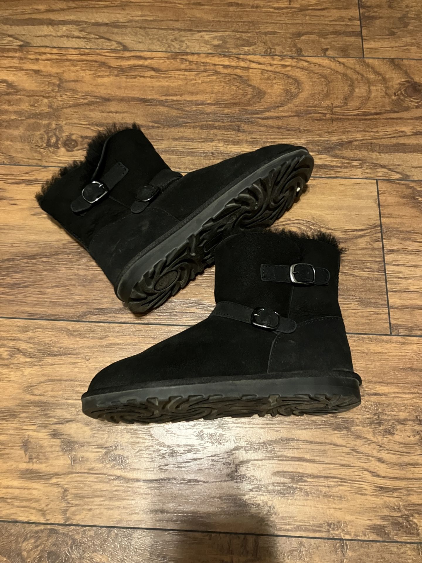 Kids Sz 4 Black Ugg Style Boots