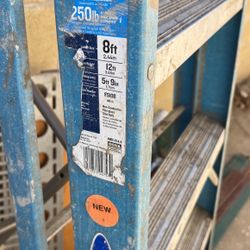 Escalera de ocho pies $80