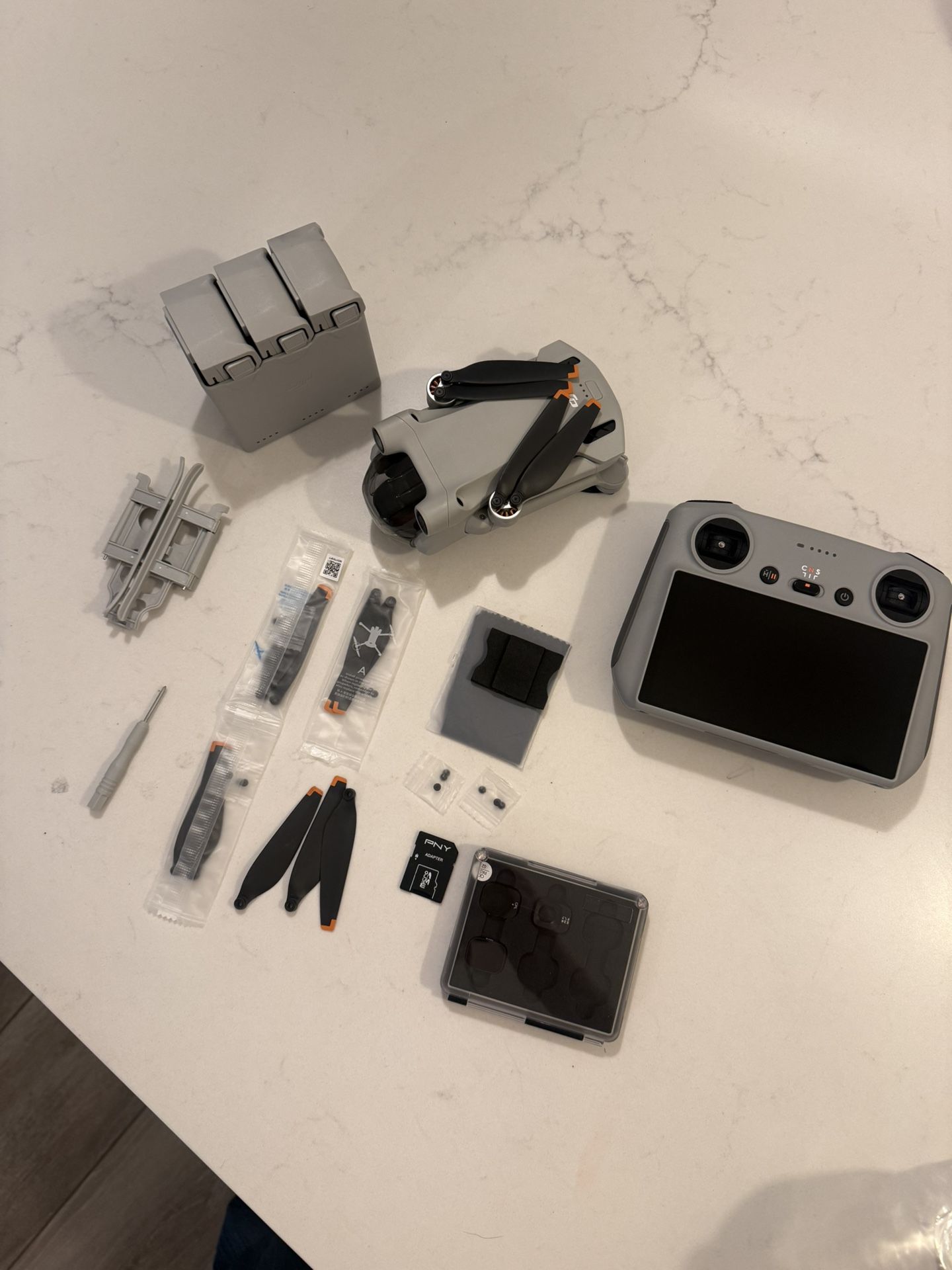 DJI Mini 3 Pro + Fly More Combo