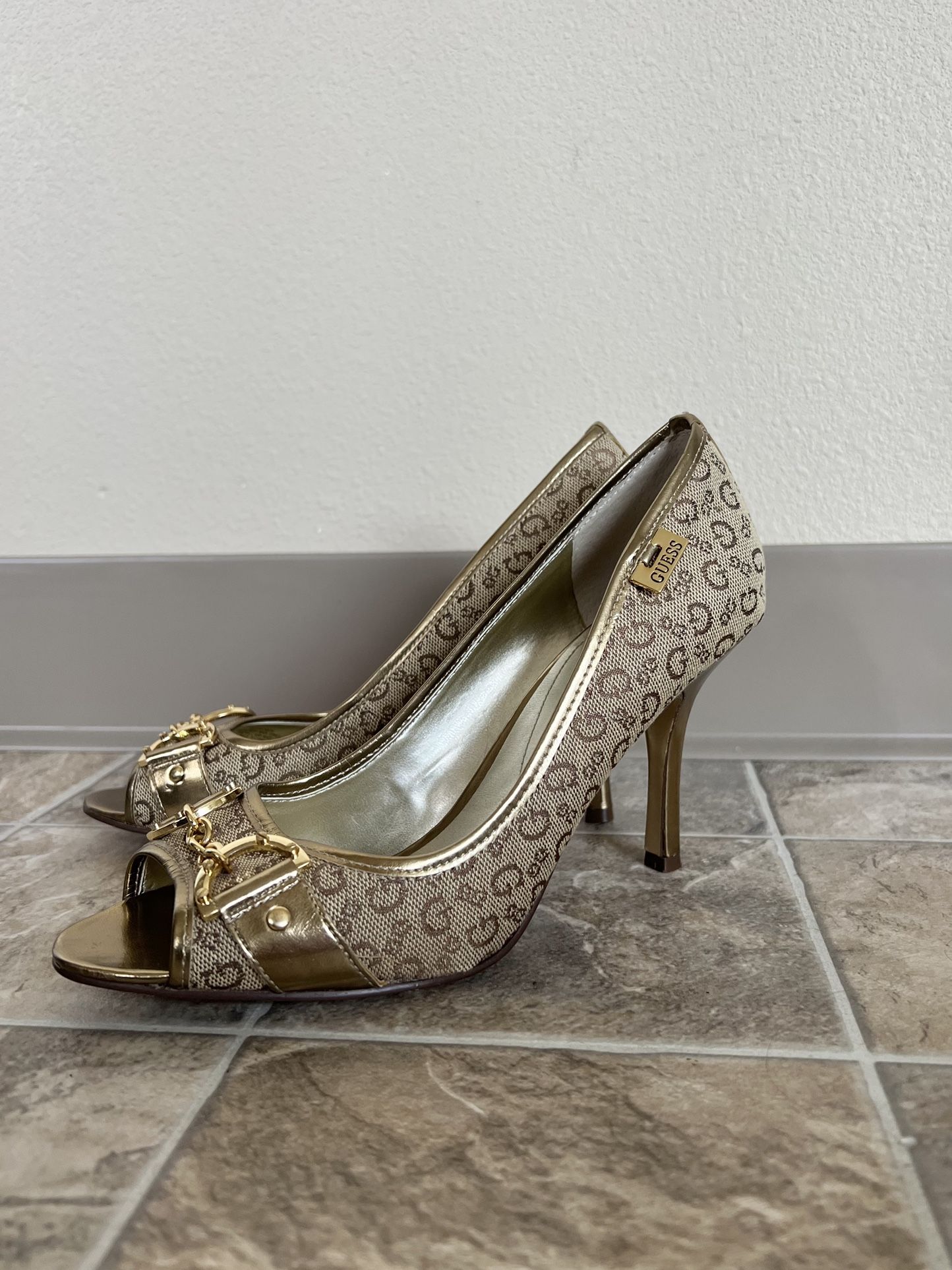 Guess Hight Heels π size:8/8.5
