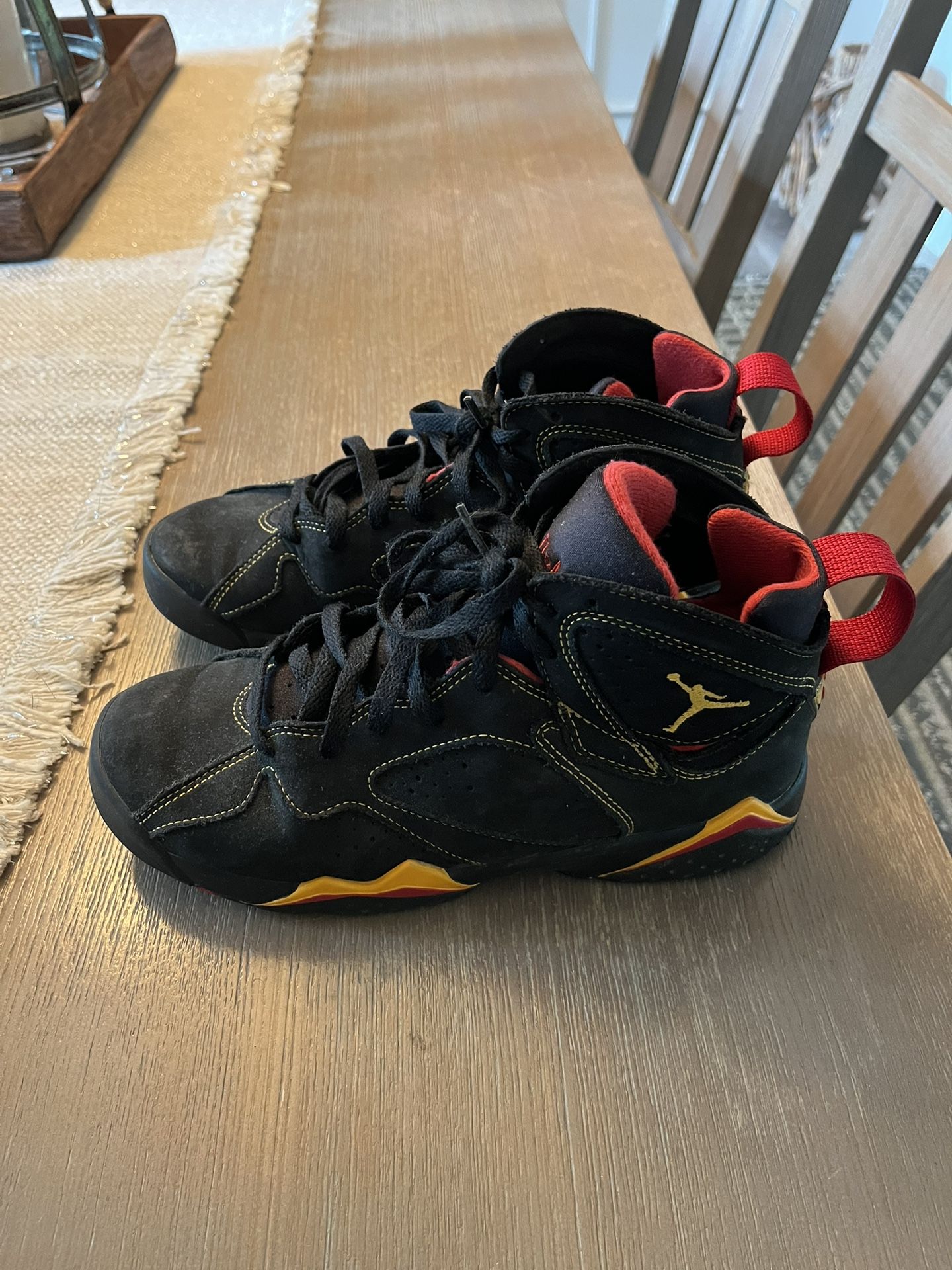 Jordan’s Kids Size 6.5 Y