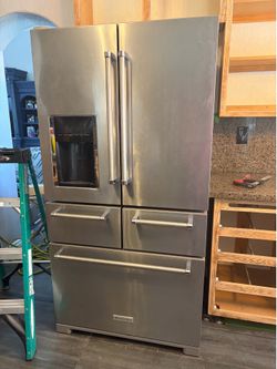 KitchenAid refrigerator, gas range and dishwasher