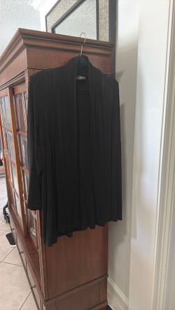 Women’s black dressy long sleeve jacket