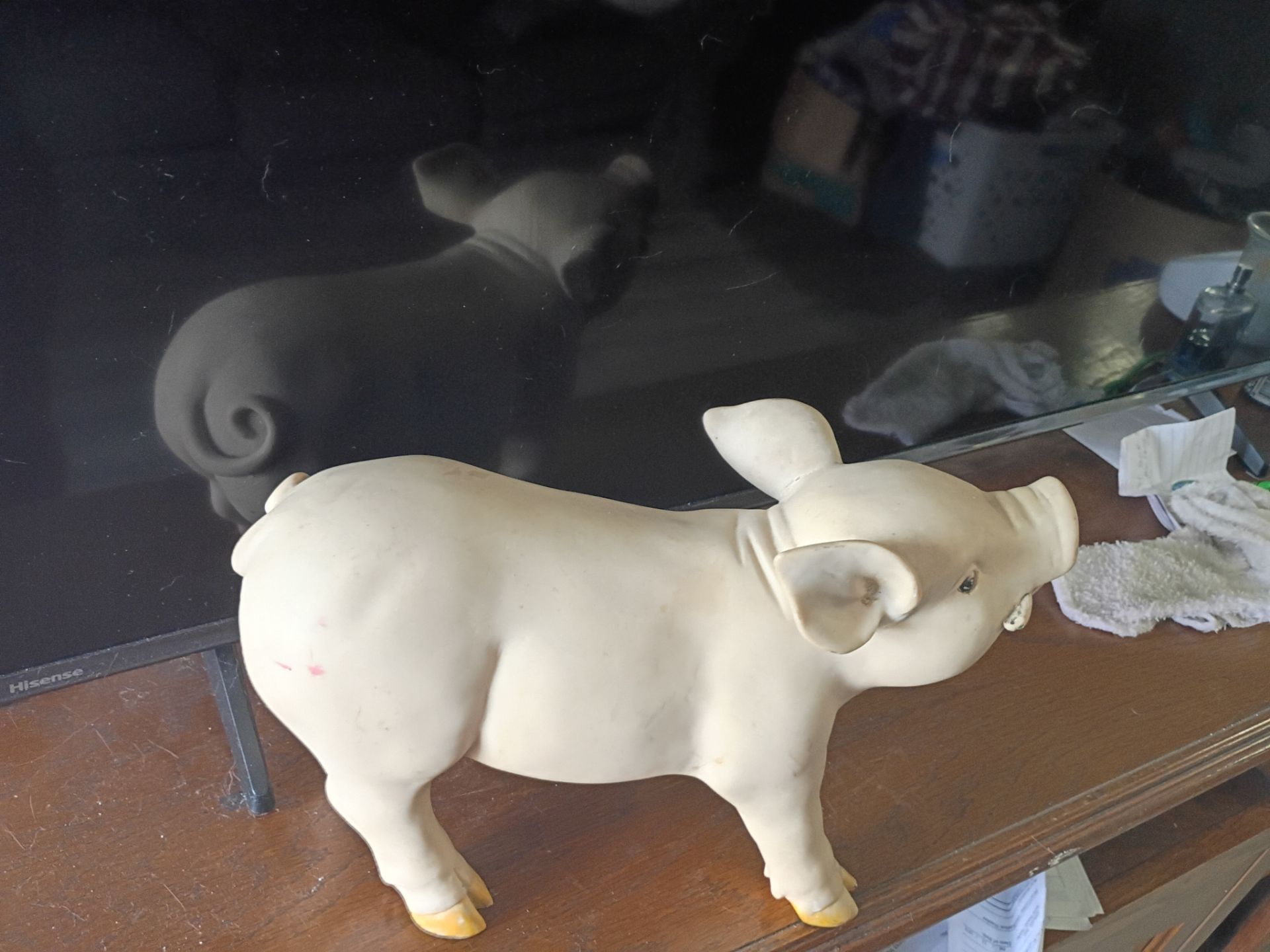 Porcelain pig