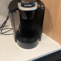 Beautiful Keurig In Excellent Condition 