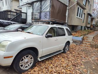 03 Mountaineer Brand New Transmission But Need Valve Covers Other Than That It Runs Fine Starts Up It Just Smokes Because It Needs Valve Covers
