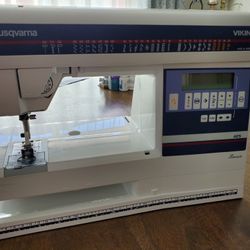 Husqvarna Viking Freesia 425 Sewing Machine