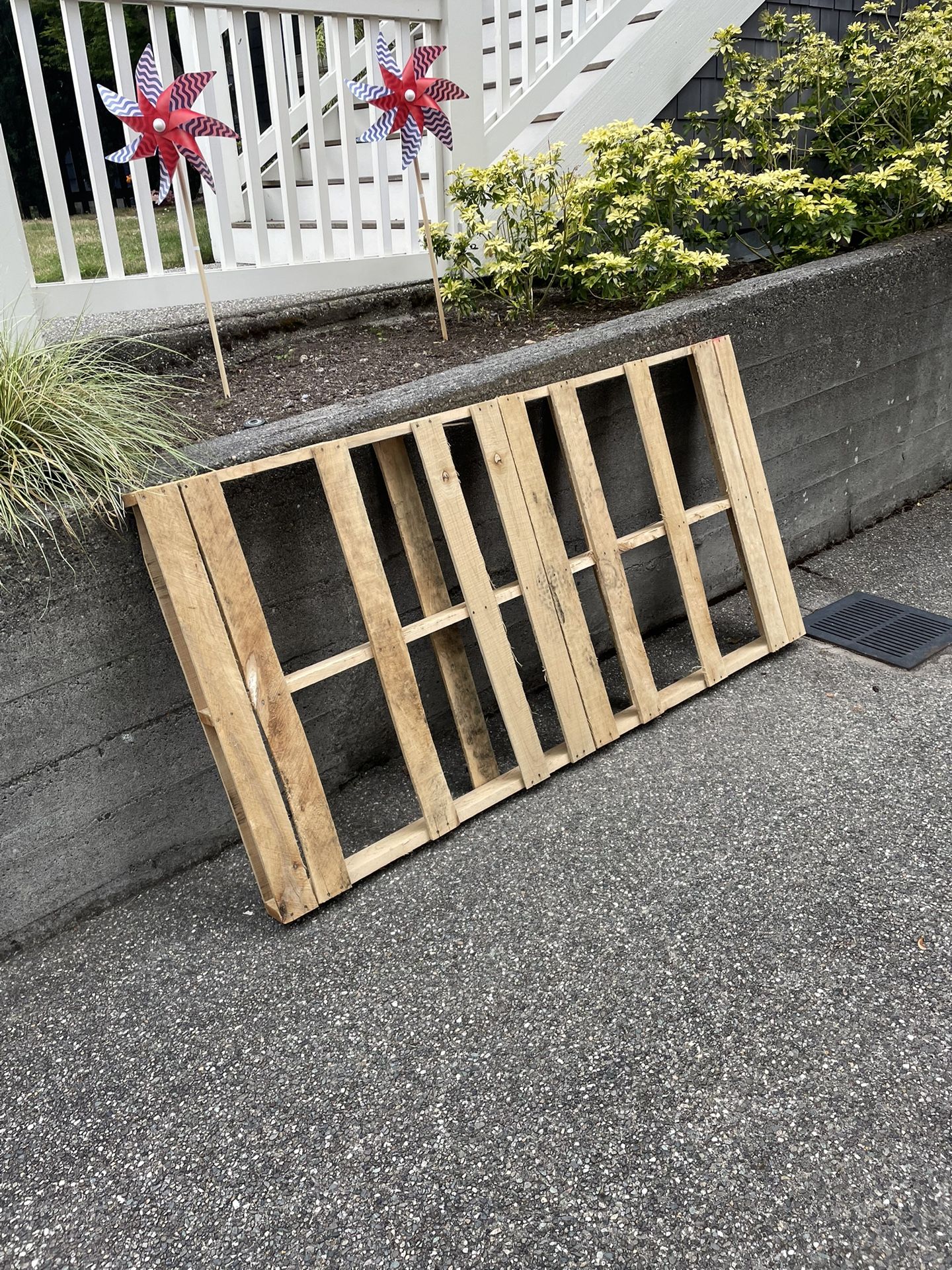 Free Wood Pallet