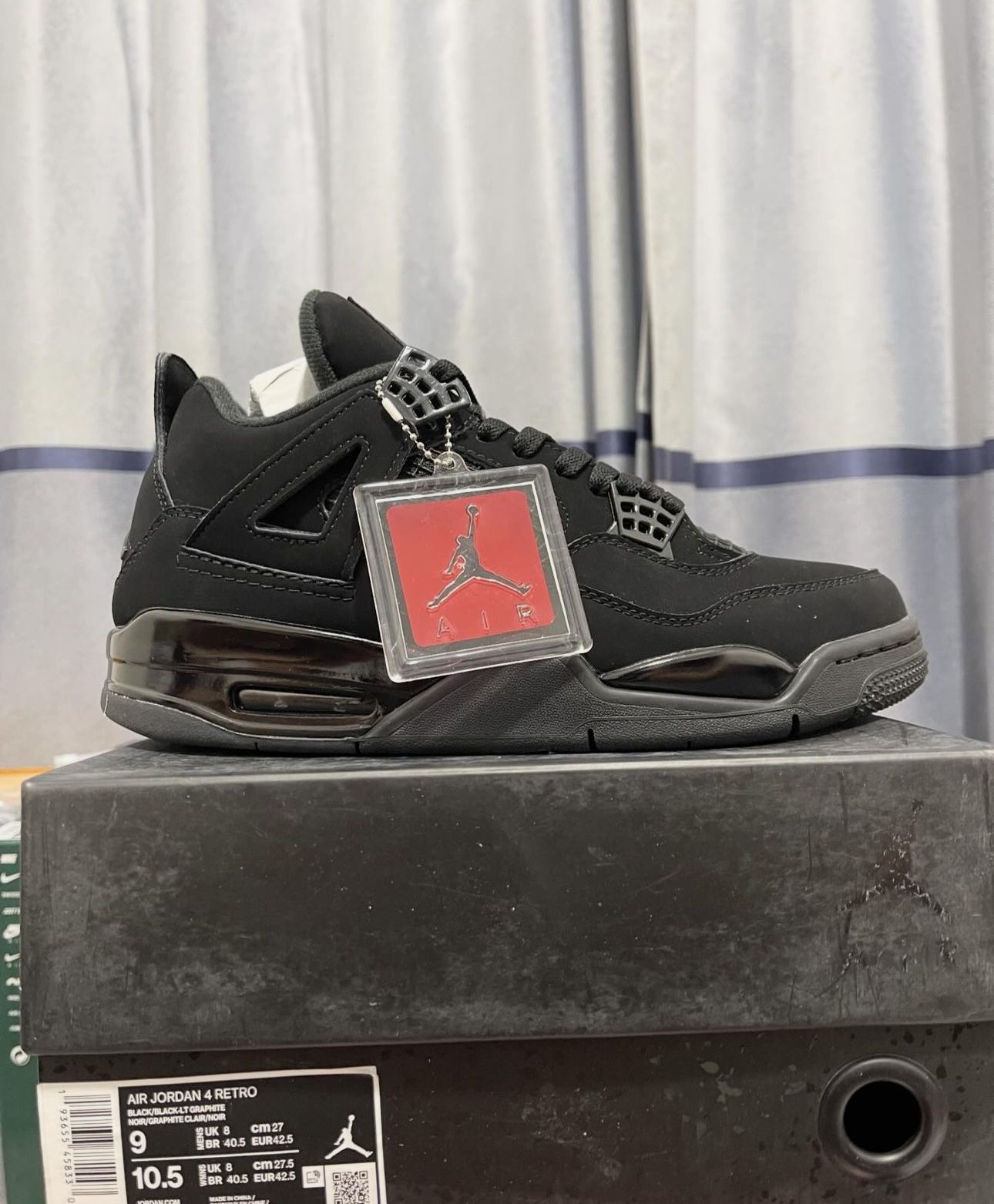 Jordan Retro 4 “BLACKS CATS”