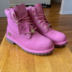 LIKE NEW CONDITION TIMBERLAND BOOTS size 5 Women 