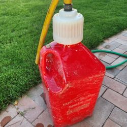 Gas Can, 5 Gallon Capacity 