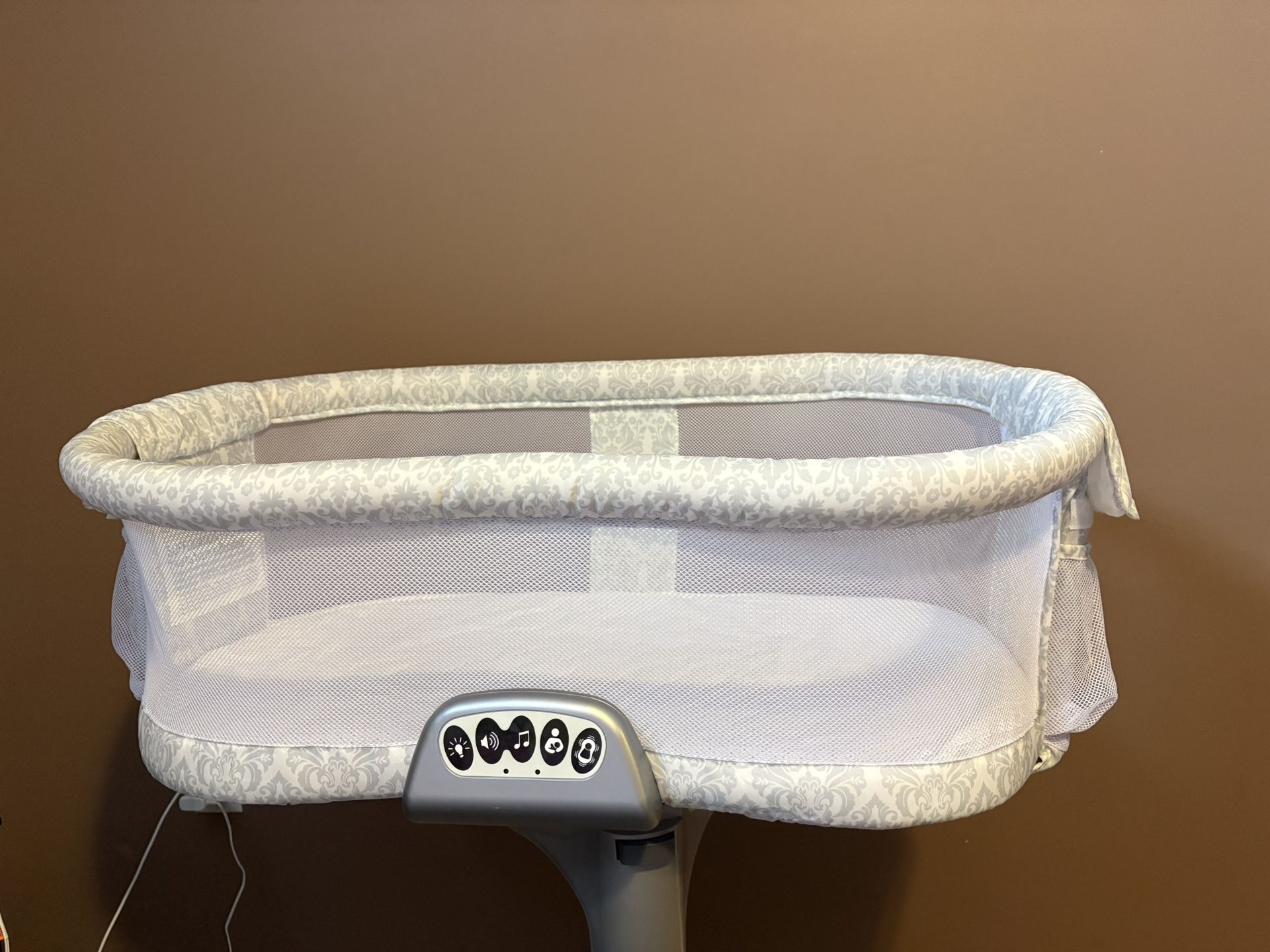 Halo bassinet