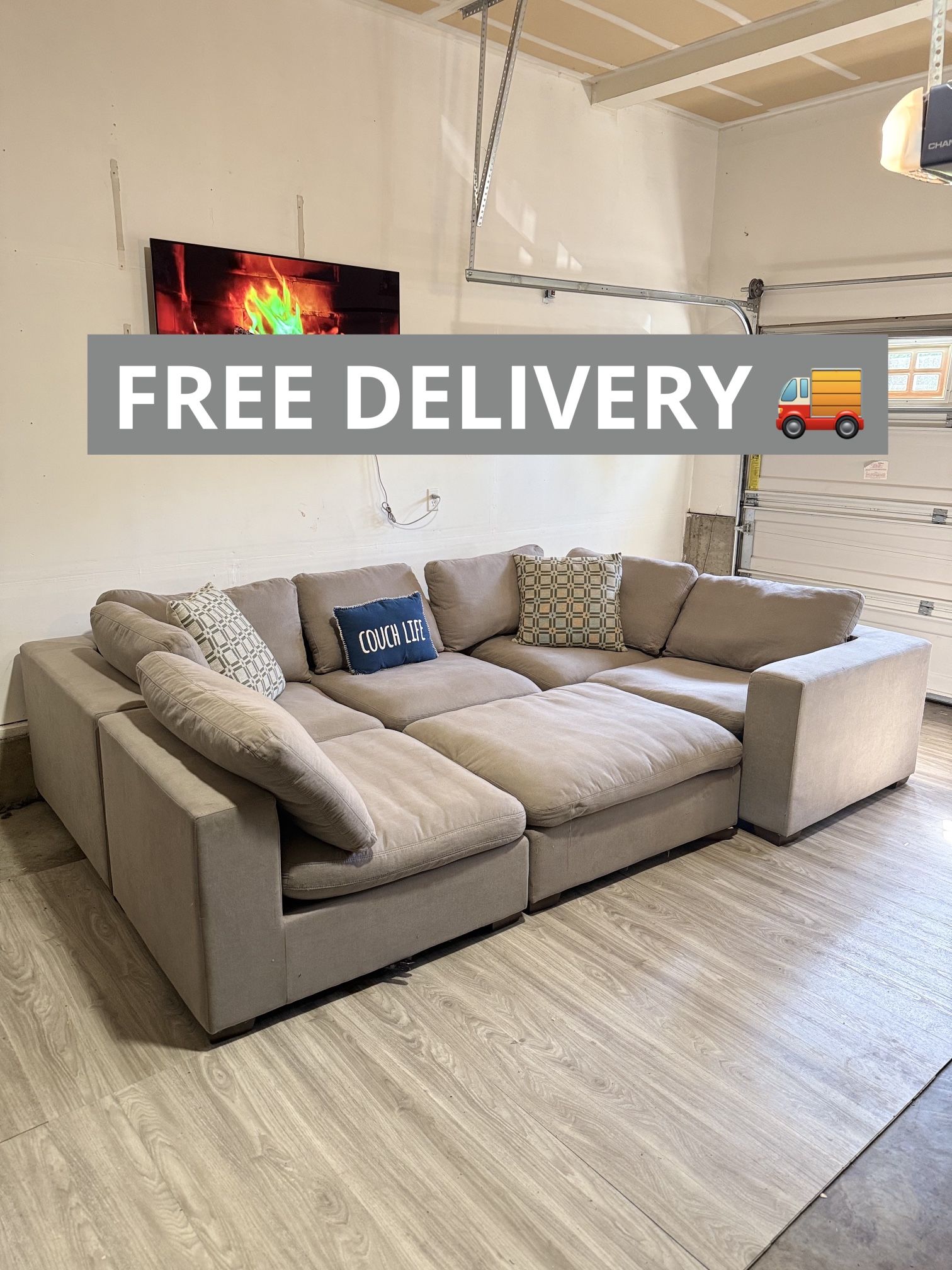 Large Modular Sectional Couch 🛋️- FREE DELIVERY 🚚