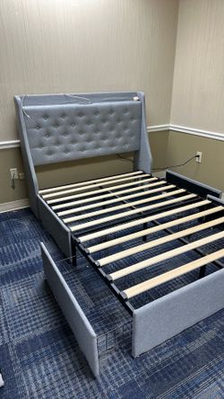 Like new full sized bed comes with full sized mattress and box spring and mattress cover