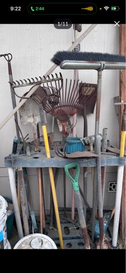 Lot of Assorted Garden Hand Tools