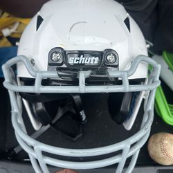 Schutt Youth Football Helmet Medium